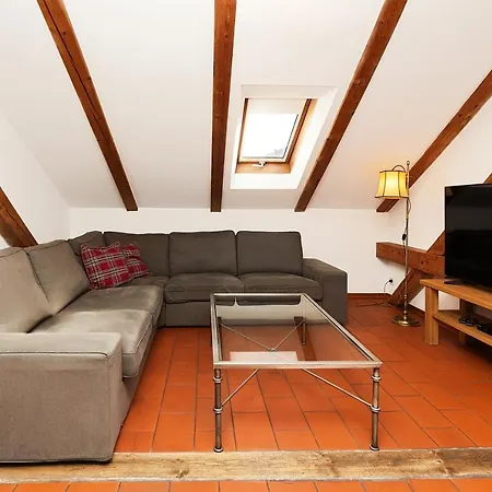 M9 Apartment *